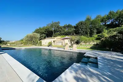 Image de Villa provençale sur la Côte d’Azur avec grande piscine pour 10 personnes