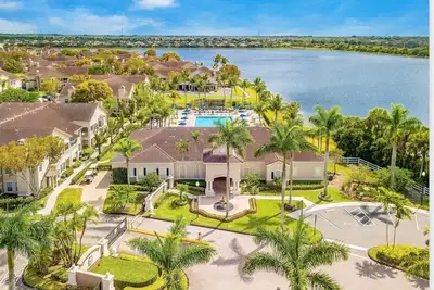 Image de Hidden oasis within an equestrian centered community located in Wellington, Fl🐴