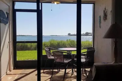 Image de Walk to beach, beautiful bay views! 2bd/ 2ba - Beach toys