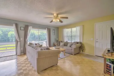 Image de Docks + Balcony: Peaceful River Abode in Dunnellon