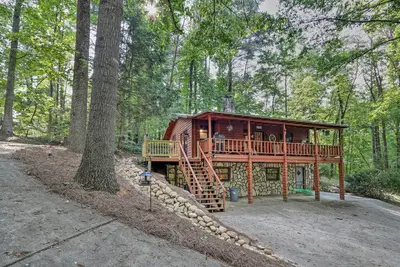 Image de Idyllic Blue Ridge Cabin ~ 1 Mi to Downtown!