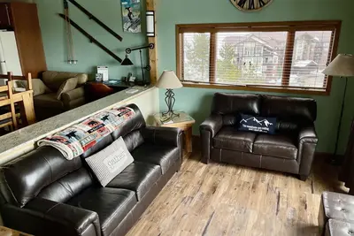 Image de Newly Updated Ski-In/Ski-Out Condo w/ Hot Tub!