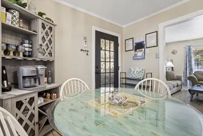 Image de Centrally Located Cute Pet friendly 3b/2b in Golf Cart district of Ocean Springs