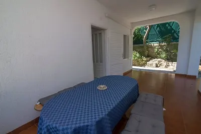 Image de Appartement de deux chambres avec la terrasse Veli Losinj, Losinj (A-19700-c)
