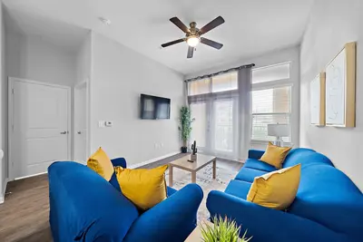 Image de New Lake view King bed apartment by the Nrg