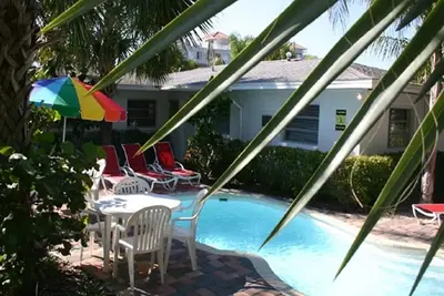 Image de Mango Tango Cottage heated pool 2-minute walk to beach and attractions.