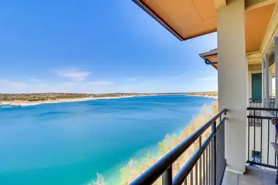 Image de Top-Floor Lake-View Condo w/ Boat Dock Access