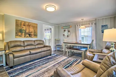 Image de Wareham Cottage w\/ Deck, Walk to Swift's Beach