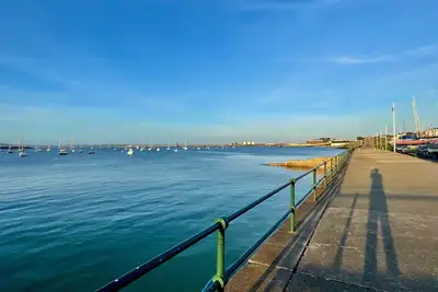 Image de Close to Marina