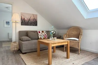 Image de Kapitänshaus FeWo 3 - Beautiful vacation apartment for 2 to 6 people close to the beach