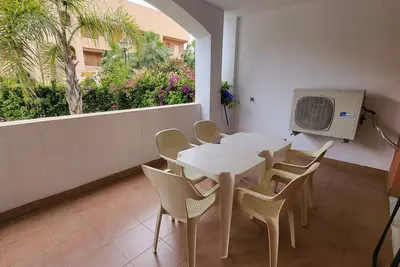 Image de Warm first floor with terrace and private patio!