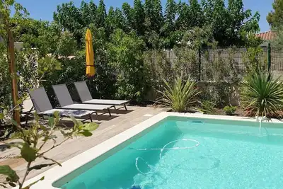 Image de Charming cottage in Saint Remy de Provence, 4-5 people with pool and garden