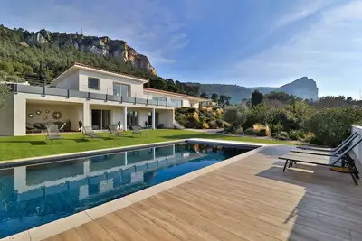 Image de Superbe villa avec piscine et vue mer à Cassis pour 12 personnes
