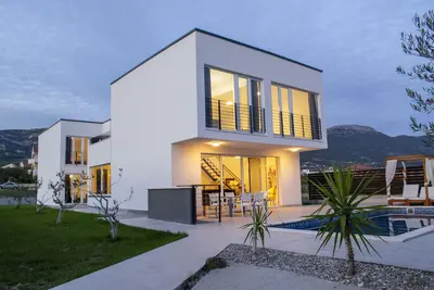Image de Luxury modern villa Quenn Helen