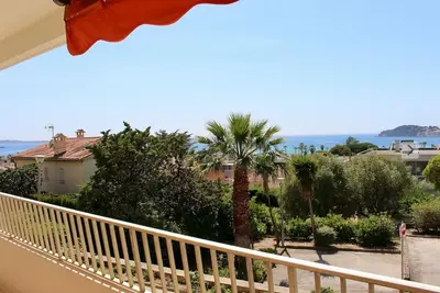 Image de Apartment T3 Sea view near beach and port of Sanary on foot