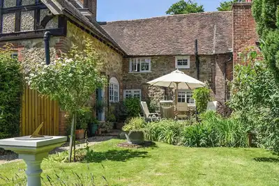 Image de 2 chambres Ă coucher Ă Holmbury St Mary, near Dorking