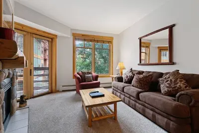 Image de Tucker Mountain 1 Bedroom Condo #207 by RedAwning