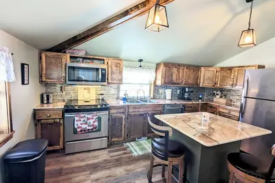 Image de Cozy, pet-friendly home surrounded by breathtaking fall beauty
