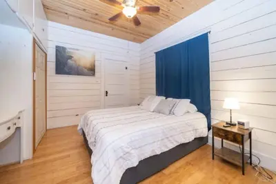 Image de Bright and Cozy 2 Bedroom Cottage w/ Amenities