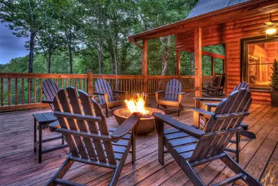 Image de Aska Retreat - Pet Friendly | Hot Tub | Foosball | Arcade Games