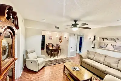 Image de Cozy Modest Home near (Universal Studios & iDrive)