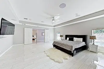 Image de Spacious Home with Pool East Lantana