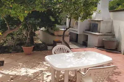 Image de Country house with terrace in the shade of lemon trees