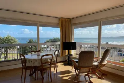 Image de Appartement Vue Sur Mer  avec terrasse, plage de Trestraou à Perros-Guirec