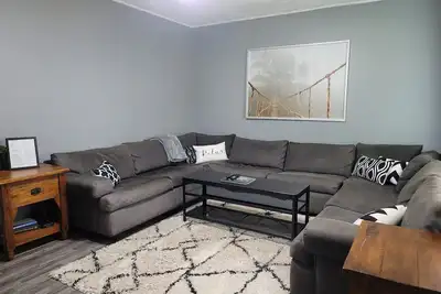 Image de Comfortable 4 Bedroom / 1. 5 Bathroom Home