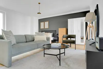Image de Sleek Mitte Studio next to Rosenthaler Platz, by Blueground