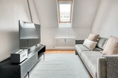Image de Charming Vorstädte 2. 5 Room w/ Storage & W/D, by Blueground