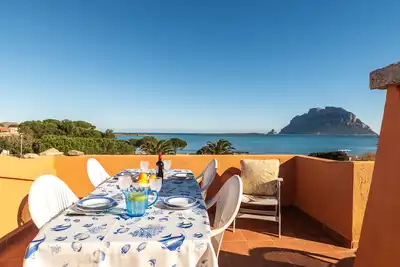 Image de Il Vecchio Faro Dalia 6 50m From The Sea, Porto San Paolo, Italy