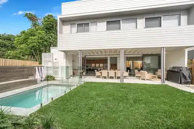 Image de Lomani 10. Luxury Family Home