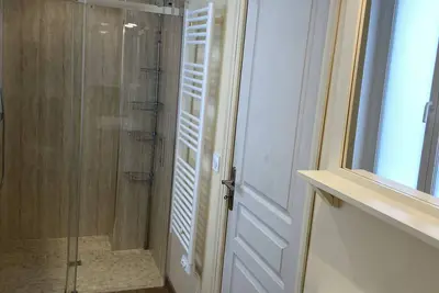 Image de Appartement de ville wifi, netflix, proche gare