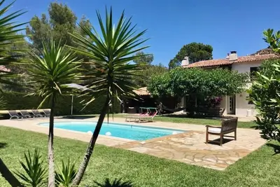 Image de Villa Dolomiti Agay 8 \/ 10 couchages 3 salle de bain- piscine, terrain 2000 m