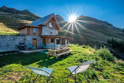 Image de New: unusual and eco-responsible alpine chalet!