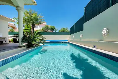 Image de Villa with garden and heated pool/Ac/pool table/Wi-fi