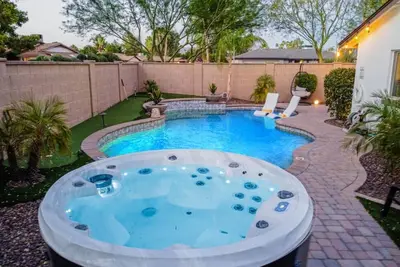 Image de 6br+Heated Pool+Game Room+Hot Tub+Golf