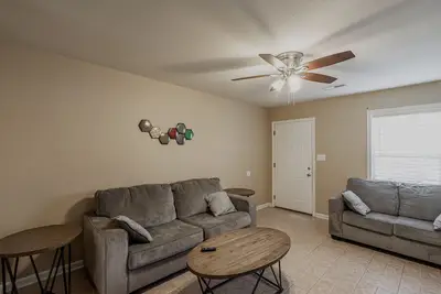 Image de Pet Friendly, 15 Minutes to Fort Campbell-B2