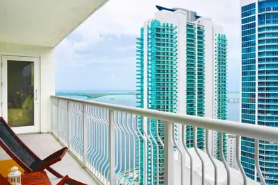 Image de Luxury 2br Condo @ Brickell | Pool Access