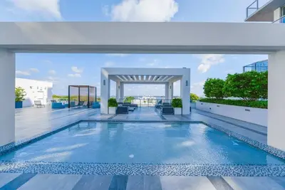 Image de Luxury Condo Near Design Hub