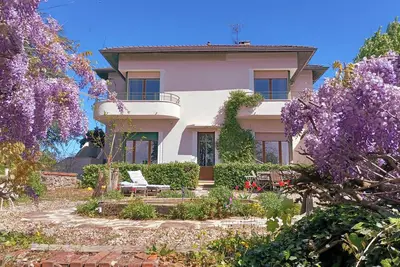 Image de Maison de Maitre Art Déco avec son parc privé proche centre Crest et rivière