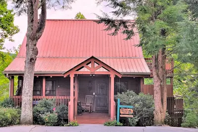 Image de Semaine Juste Ouvert! Juillet 31- 7 août! Great Location Gatlinburg! Pieds ours Cabin