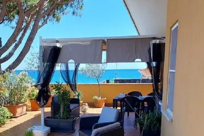 Image de Penthouse on the seafront of Terracina with large terrace!
