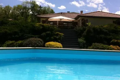 Image de Villa calme et tranquille dans un petit hameau de campagne.