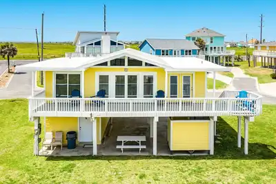 Image de Cozy, Contemporary Beach House w/ Gulf Views! Deck, Outdoor Shower, Dog Friendly