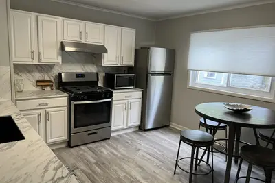 Image de Spacious 3 bedroom Apartment, Located in the Heart of Elmwood Village