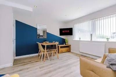 Image de Hidden Gem within Central Chester - Great Location
