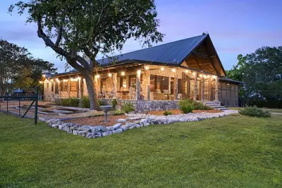 Image de 11 acre Ranch House w/ incredible views! Sleeps 16