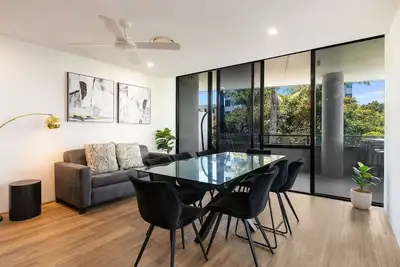 Image de Circle on Cavill Canal Views Huge Apartment